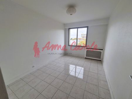 2 pièces de 53.22m² en étage avec balcon, cave et parking - Photo 5