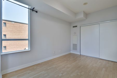 2 Bedrooms + Den Large - Photo 4