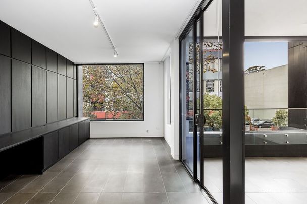 ARCHITECTURALLY DESIGNED APARTMENT | Unfurnished - Photo 1