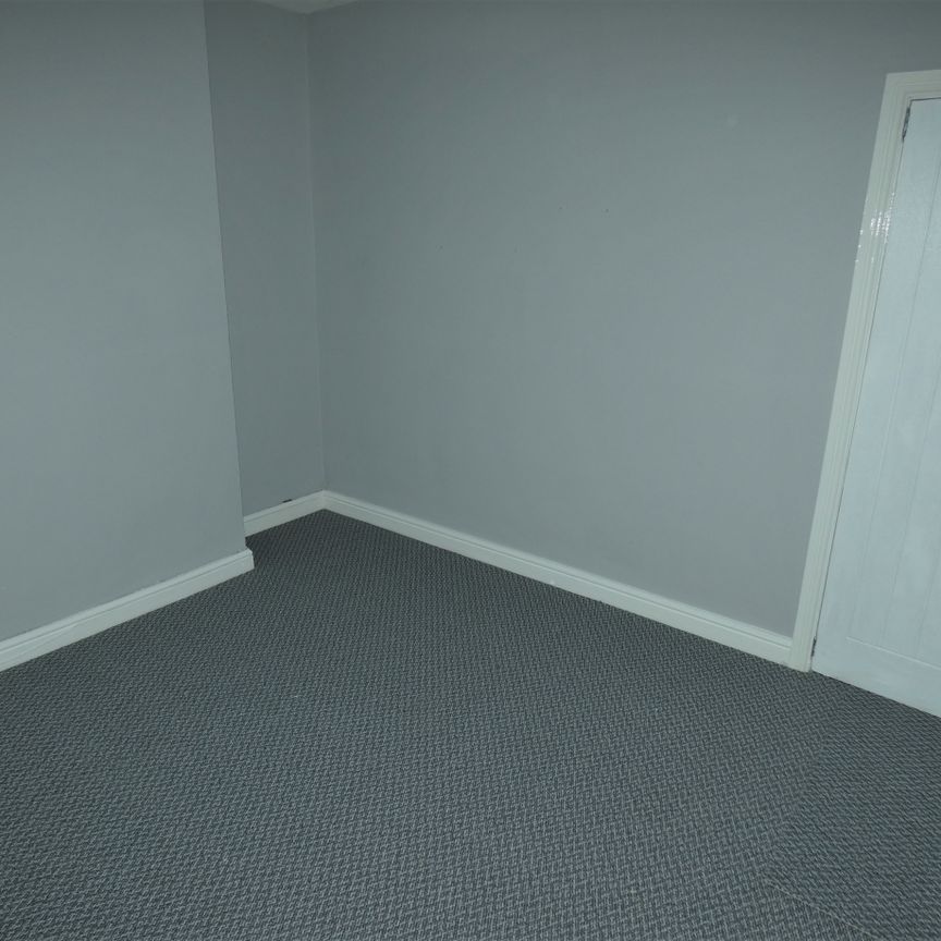 2 bedroom house to rent Livingstone Street, ST6 - Photo 1