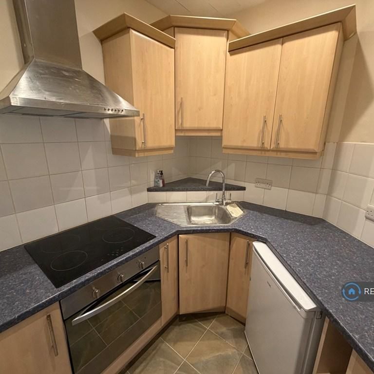1 bedroom flat to rent - Photo 1