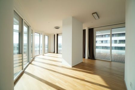 Lichtdurchflutete Dachgeschosswohnung mit beeindruckendem Panoramablick auf die Donauinsel - Photo 2