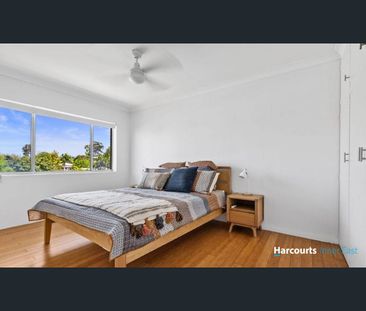 Flawless Renovated Top Floor Morningside Apartment! - Photo 4