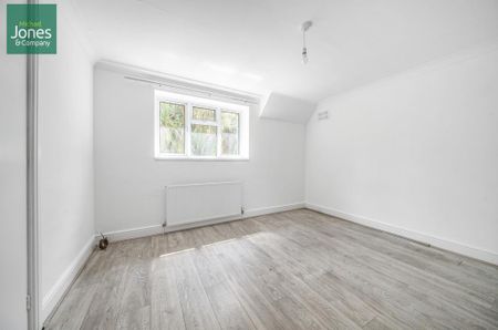 3 bedroom semi-detached house to rent - Photo 5