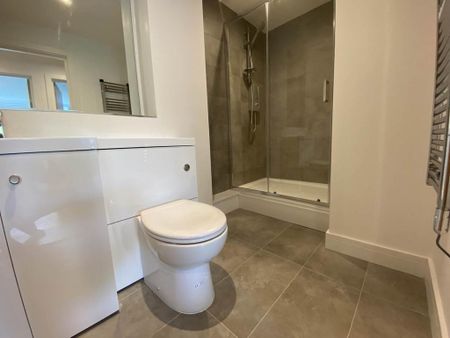 3 bedroom flat to rent - Photo 5