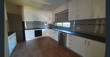 ADDISON REAL ESTATE - Photo 4