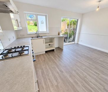 2 bedroom semi-detached house to rent - Photo 5