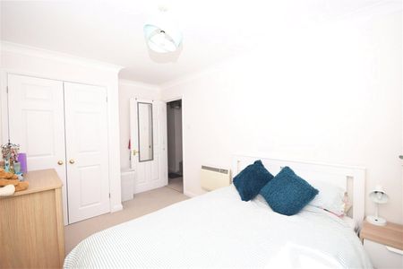 Sopwith Way, Kingston Upon Thames, Surrey, KT2 - Photo 4