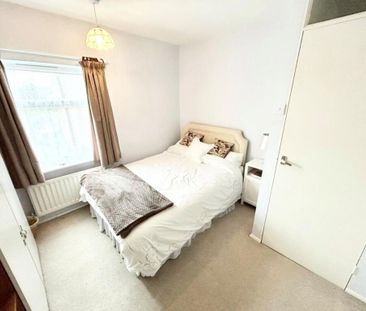 3 bedroom end of terrace house to rent - Photo 4
