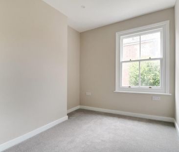 3 bedroom terraced house to rent - Photo 6