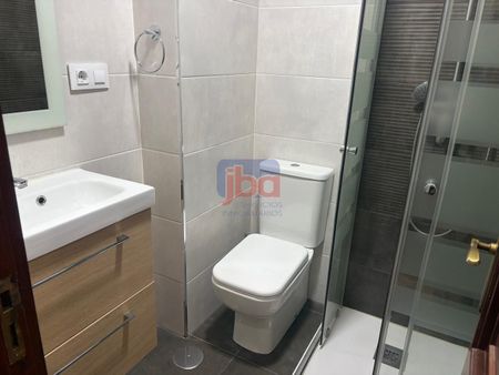 Piso de alquiler en Centro - Photo 3