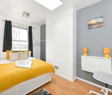 4 Bed Terraced House, Nursery Road, SW9 - Photo 4