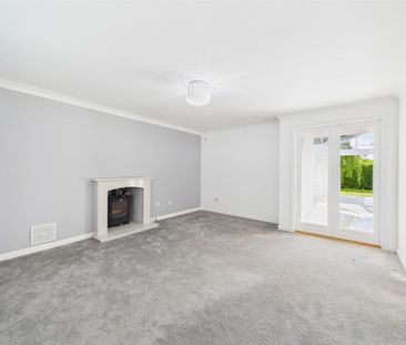 4 bedroom detached house to rent - Photo 3