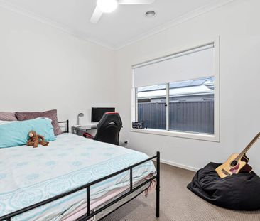 Modern Family Comfort in Alfredton - Photo 5