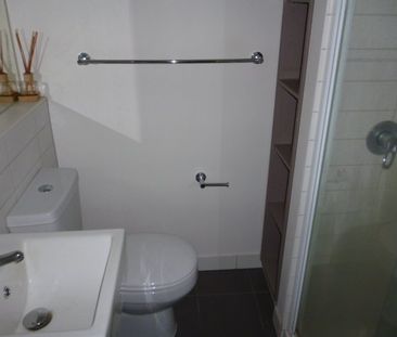 18/589 Glenferrie Road, Hawthorn VIC 3122 - Photo 2