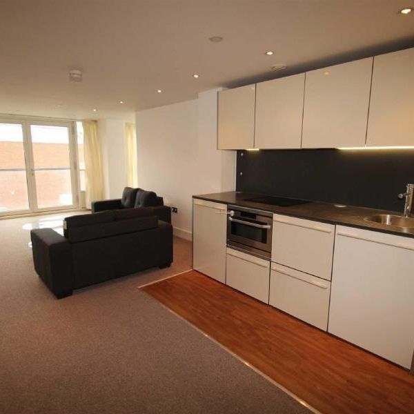 2 bedroom flat to rent - Photo 1