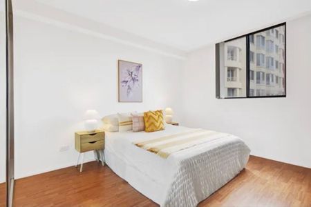 Strathfield - Photo 2