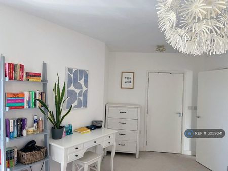 2 bedroom flat to rent - Photo 3