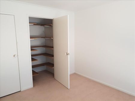 Hampton East - Photo 3