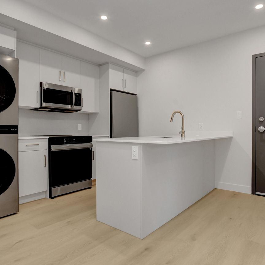 For Lease - 137 Marquette Avenue Unit# 1, Vanier and Kingsview Park, Ontario - Photo 1