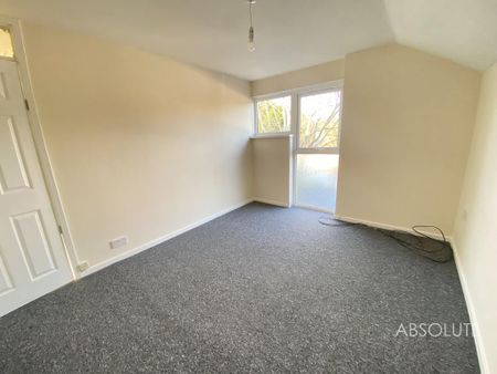 4 bedroom end of terrace house to rent - Photo 4