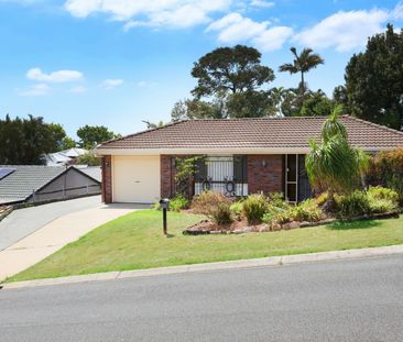 Renovated 3-Bed Home with Large Workshop & Outdoor Living! - Photo 2