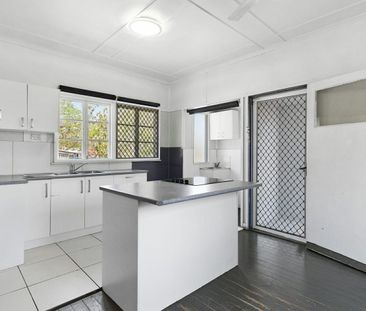Charming Family Home in a Convenient Leichhardt Location - Photo 4
