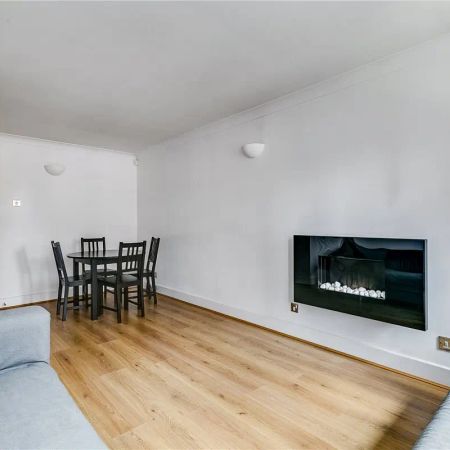 2 bedroom flat in 23 Essex Road - Photo 4