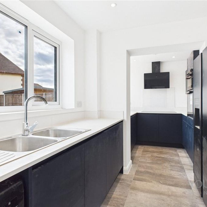 1 bedroom in a house share to rent - Photo 1