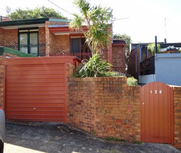 128 St James Road, Bondi Junction NSW 2022 - House For Rent | Domain - Photo 1