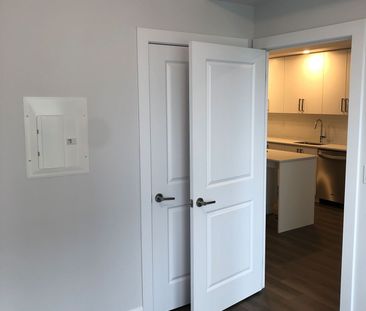 For Lease - 3220 William Coltson Avenue Unit# 1305, Oakville, Ontario - Photo 3