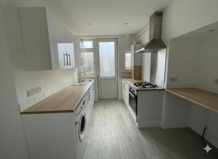 2 bedroom maisonette to rent - Photo 3