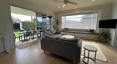 Spacious, Fully Furnished Family Home in Bethlehem - Photo 4