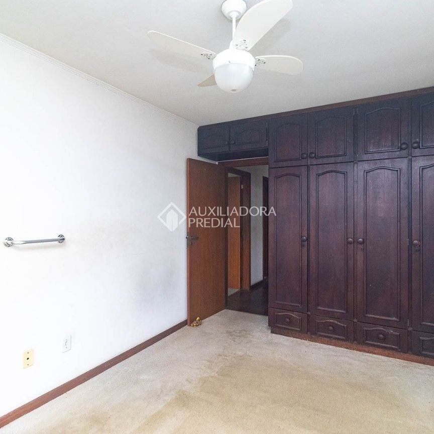 Apartamento com 3 quartos e 135m² para alugar em Floresta, Porto Alegre. - Foto 1