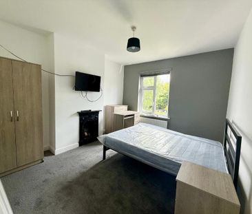 4 bedroom terraced house to rent - Photo 3