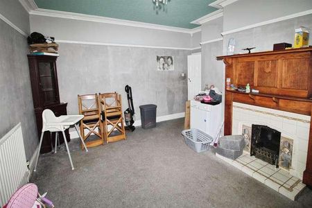 Moorside Road, Bradford, BD2 - Photo 4