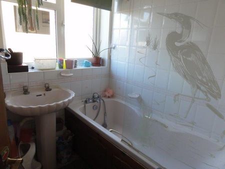 2 bedroom maisonette to rent - Photo 5