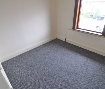 3 bed Semi-Detached - To Let - Photo 3