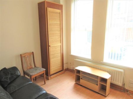 Great Apartment, 5a Canterbury Street, Queens Botanic Area, Belfast, BT7 1LB - Photo 2