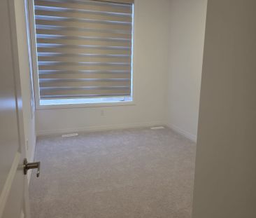 For Lease - 881 Douro Street, Stratford, Ontario - Photo 2