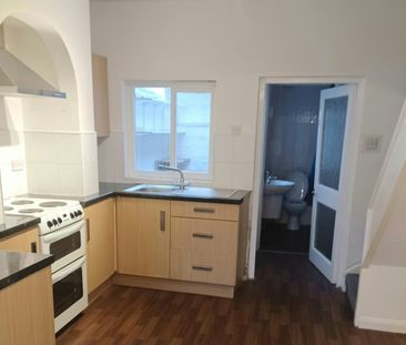 Terraced House to rent on - Photo 2