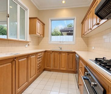 Modern Comfort in a Sought-After Brighton East Location - Photo 5