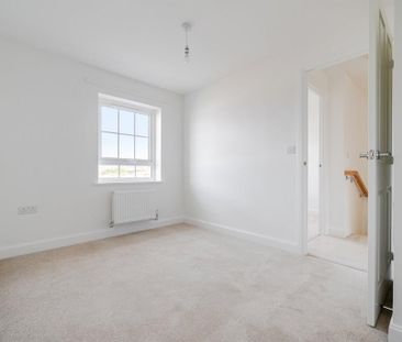 3 bedroom end of terrace house to rent - Photo 1