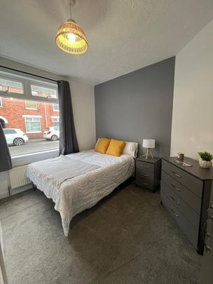 1 bedroom in a house share to rent - Photo 1