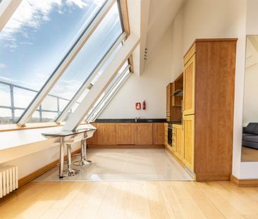 2 bed penthouse to rent in Grainger Street, City Centre, NE1 - Photo 6