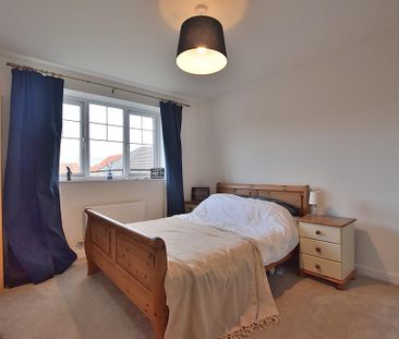 4 bedroom detached house to rent - Photo 3