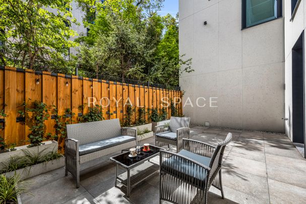 Stylowy apartament z tarasem na Emilii Plater 15! - Zdjęcie 1