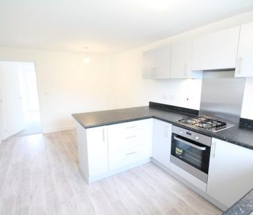 3 bedroom semi-detached house to rent - Photo 5