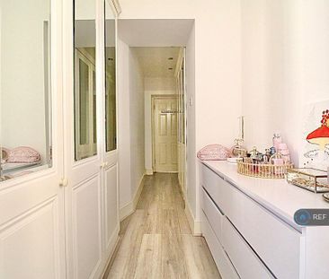 3 bedroom flat to rent - Photo 3