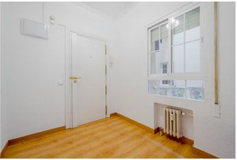 Calle de Pilar de Zaragoza, Madrid, Community of Madrid 28028